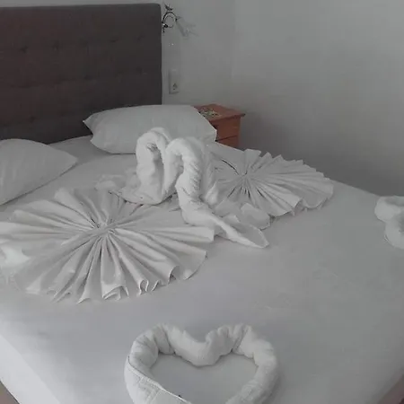 Asterias Apartament *